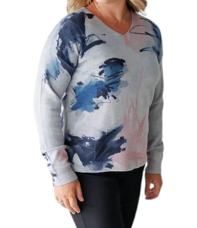 Plush V-Neck Printed Sweater In Grey/blue/quartz Pink