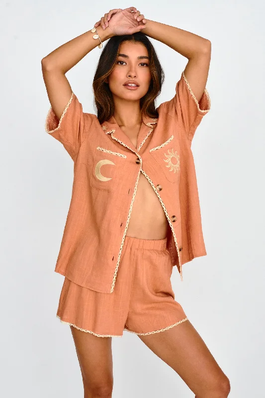 Swing Of Things Embroidered Shirt Mocha