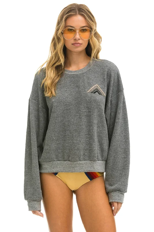 MOUNTAIN STITCH RELAXED CREW SWEATSHIRT - HEATHER // GREY